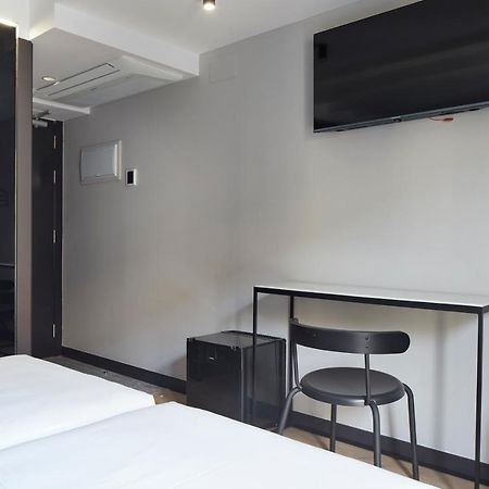 Hostal Espoz Y Mina Pamplona Luaran gambar